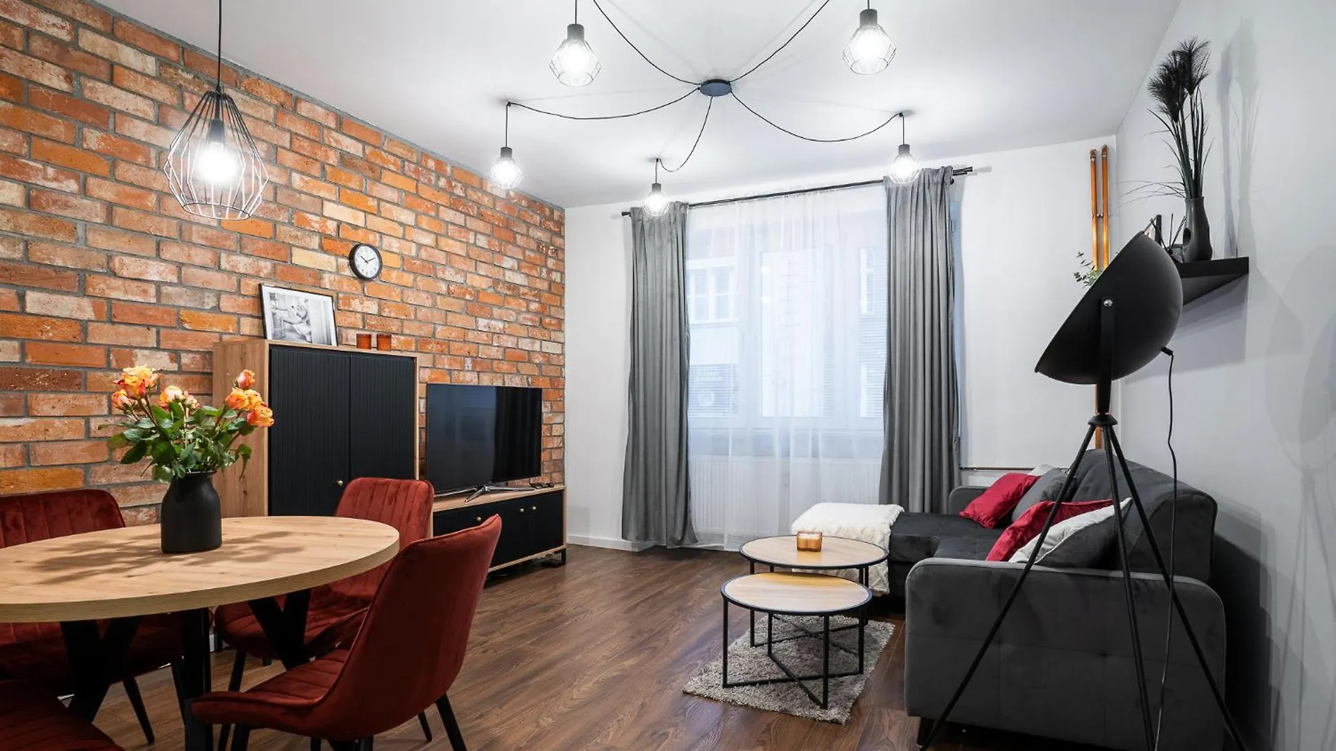 Loftowy Apartament Na Lazarzu Poznan Apartment